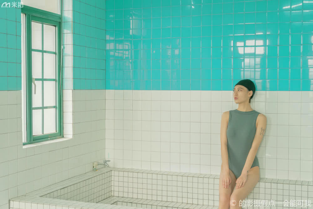 小姐姐拍视频被误会,小姐姐拍照姿势被以为是男生