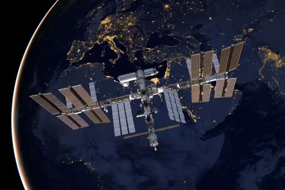 外国人航天员学习中文,活久见印尼