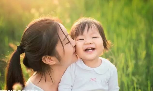 孩子羡慕别人时，父母的回应影响孩子格局，聪明的父母都这样作答