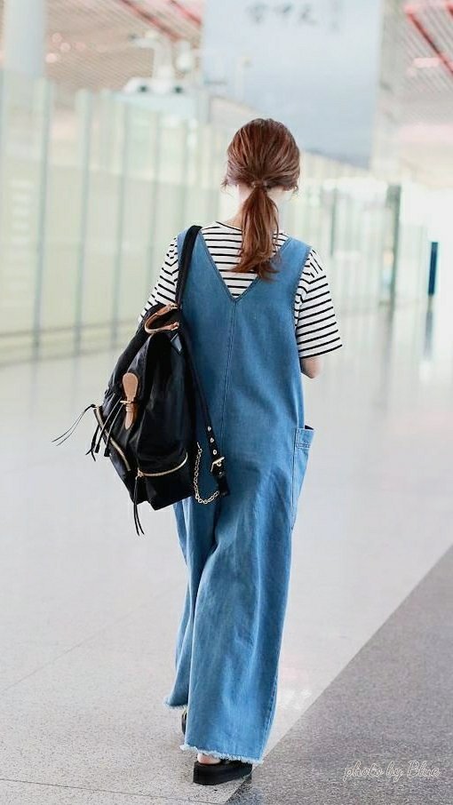 还在穿阔腿裤的你可能不知道，时髦精都悄悄穿起了束脚裤和背带裤