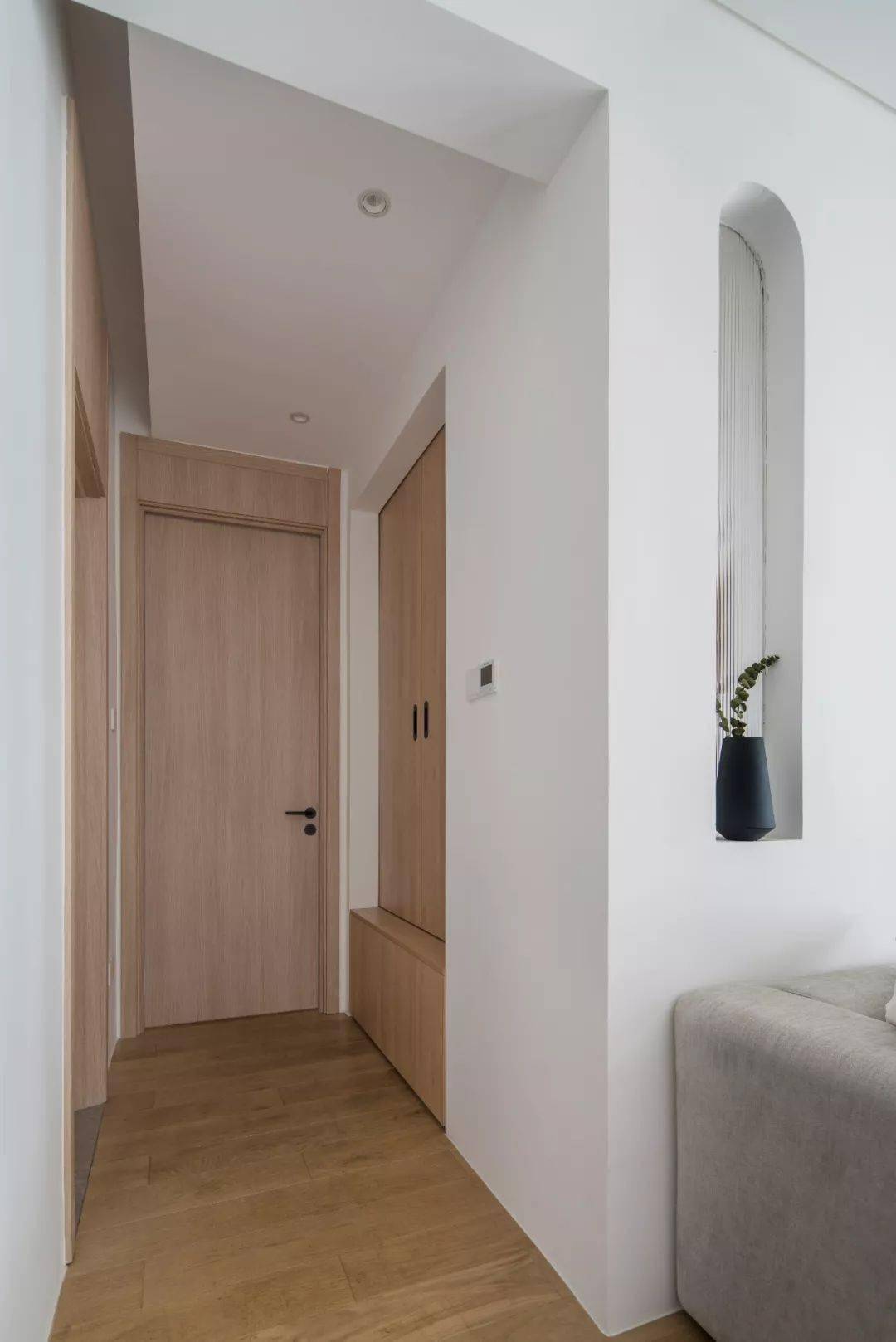 原木色家具白色木门,老师傅木门讲解