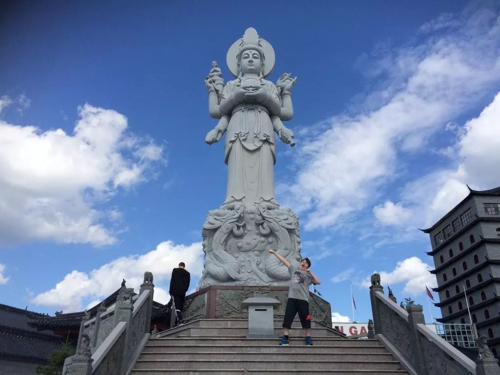 中国土豪斥资3个亿，在瑞典建了个“中国城”