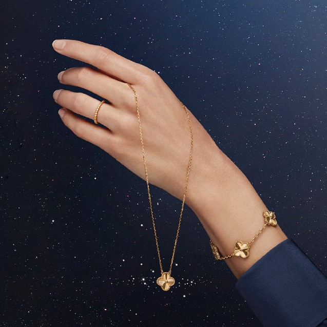 幸运之神四叶草,四叶草项链各种颜色寓意