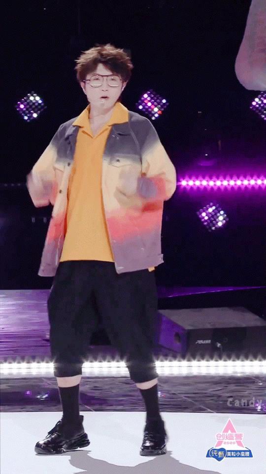 毛不易护士搞笑视频,毛不易改不掉的护士习惯