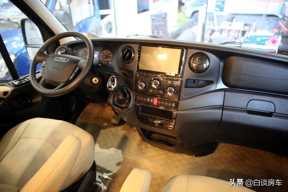 依维柯8at房车驾驶体验,最便宜依维柯8at房车