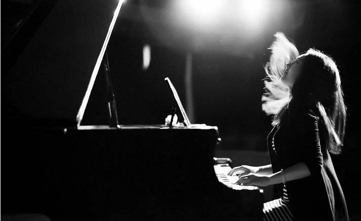 如何克服弹钢琴的枯燥,如何克服弹琴表演的紧张