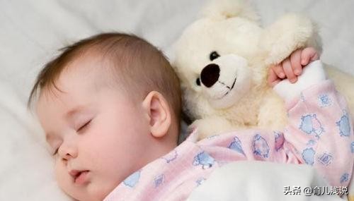 怎么纠正宝宝白天不肯在床上睡觉,宝宝放着睡怎么才能睡得安稳