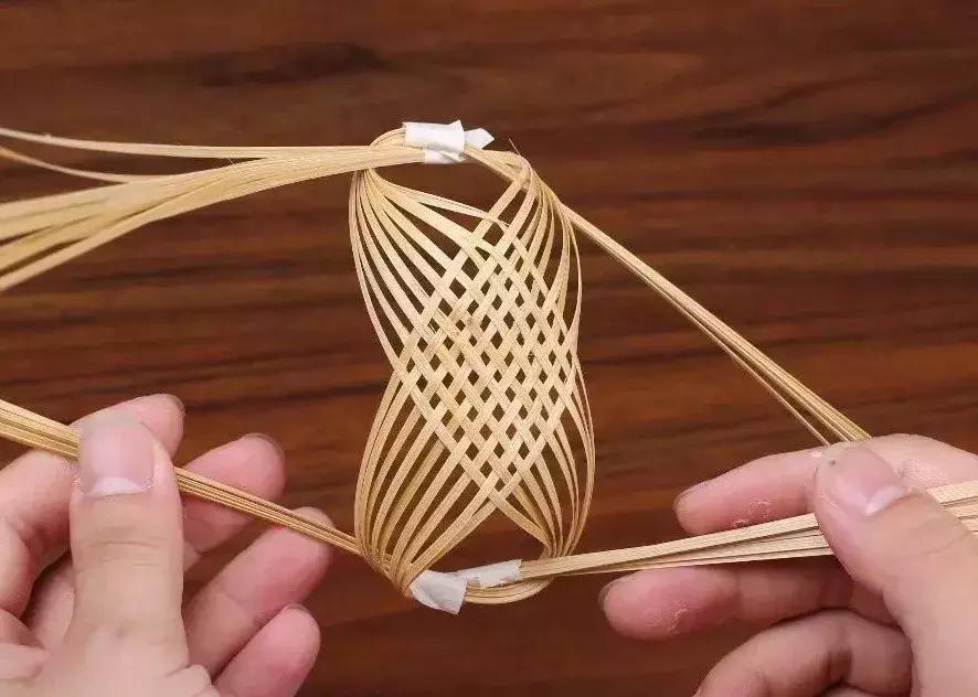 巴奴非遗竹编发簪怎么戴,简单的手工木制发簪教程