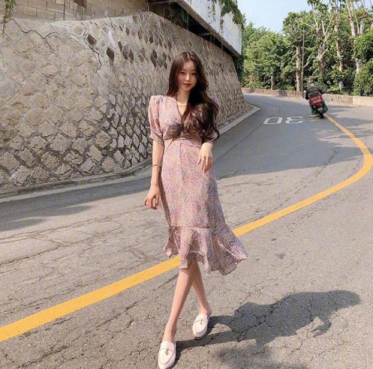 雪纺裙连衣裙减龄,百褶纱裙雪纺裙搭配图