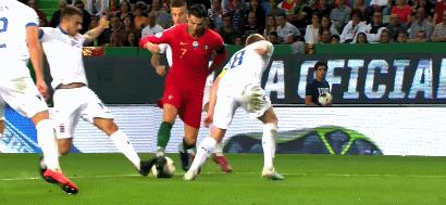 c罗最新假摔,c罗为什么热衷于假摔