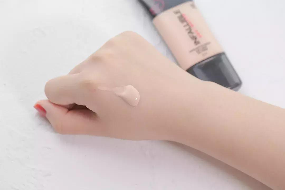 推荐8款适合干皮的粉底液,迪奥最贵粉底液