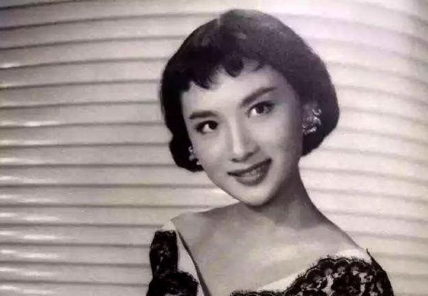 她是“长城三公主”之一，被夸“上帝的杰作”，岑范一见误终身