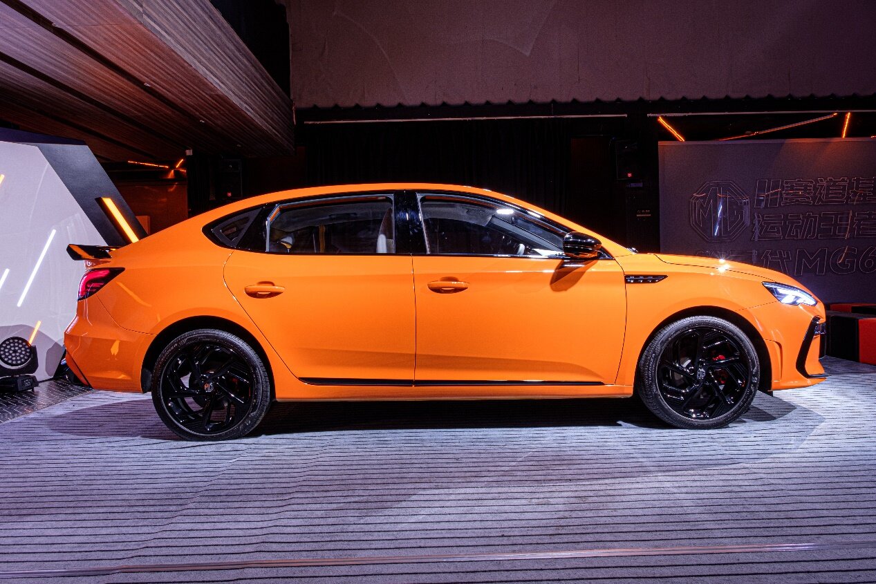 名爵mg6pro和传祺影豹哪个好,新款mg6pro和影豹对比