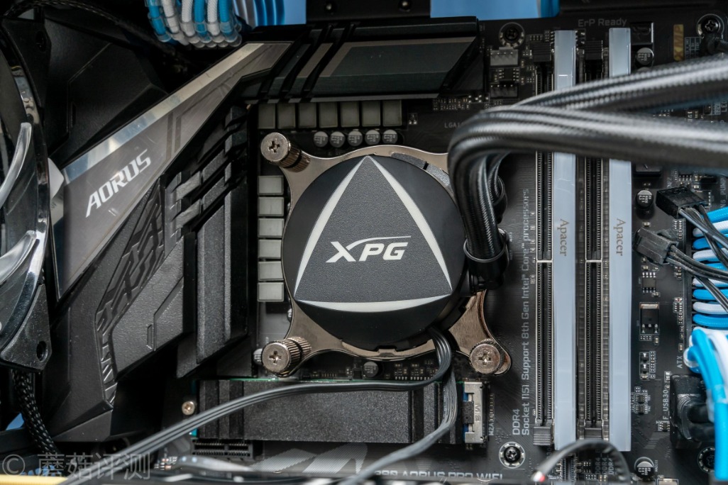 最好的240水冷评测,240分体水冷和240一体水冷对比