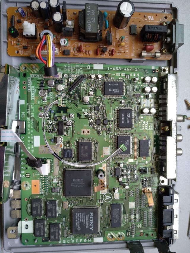 索尼ps1游戏机5000型,索尼PS1代家用电视游戏机