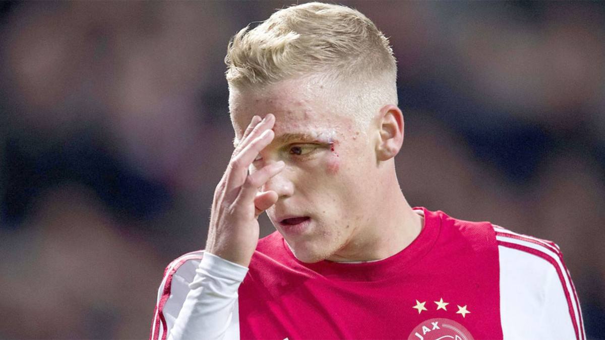 后腰范德贝克,范德贝克有没有做过曼联队长