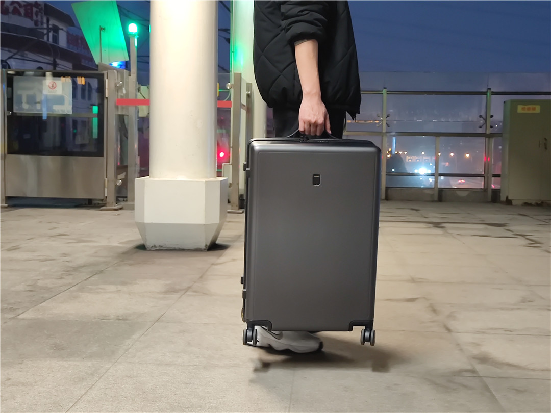 推荐一款旅行行李箱地平线8号,地平线8号旅行箱20寸登机拉杆箱