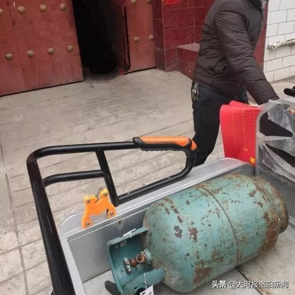 集中代购、送货上门,洛阳这个村村干部当“代购”