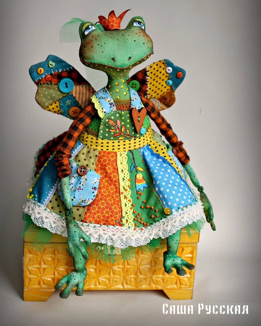 国外艺术家的布艺玩偶作品，非常有创意和想象力