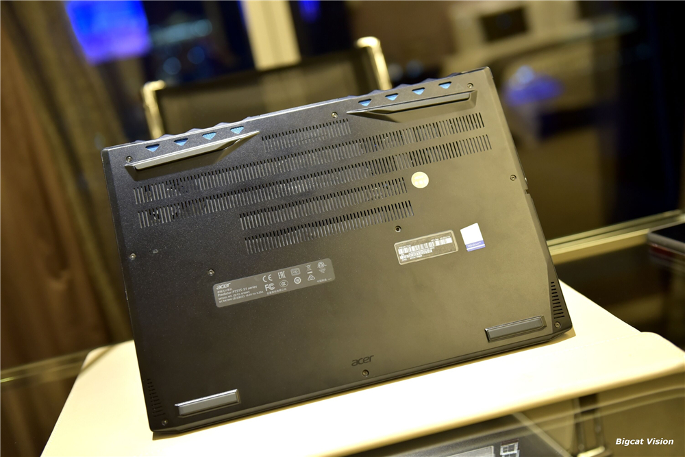 宏碁掠夺者刀锋500se和战斧300,宏碁掠夺者刀锋500SE电竞本