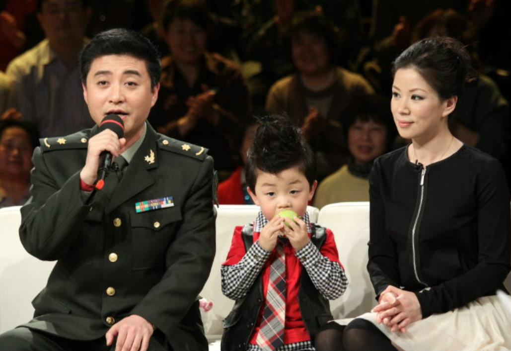 央视主持周炜近况曝光,46岁名嘴周炜近况曝光