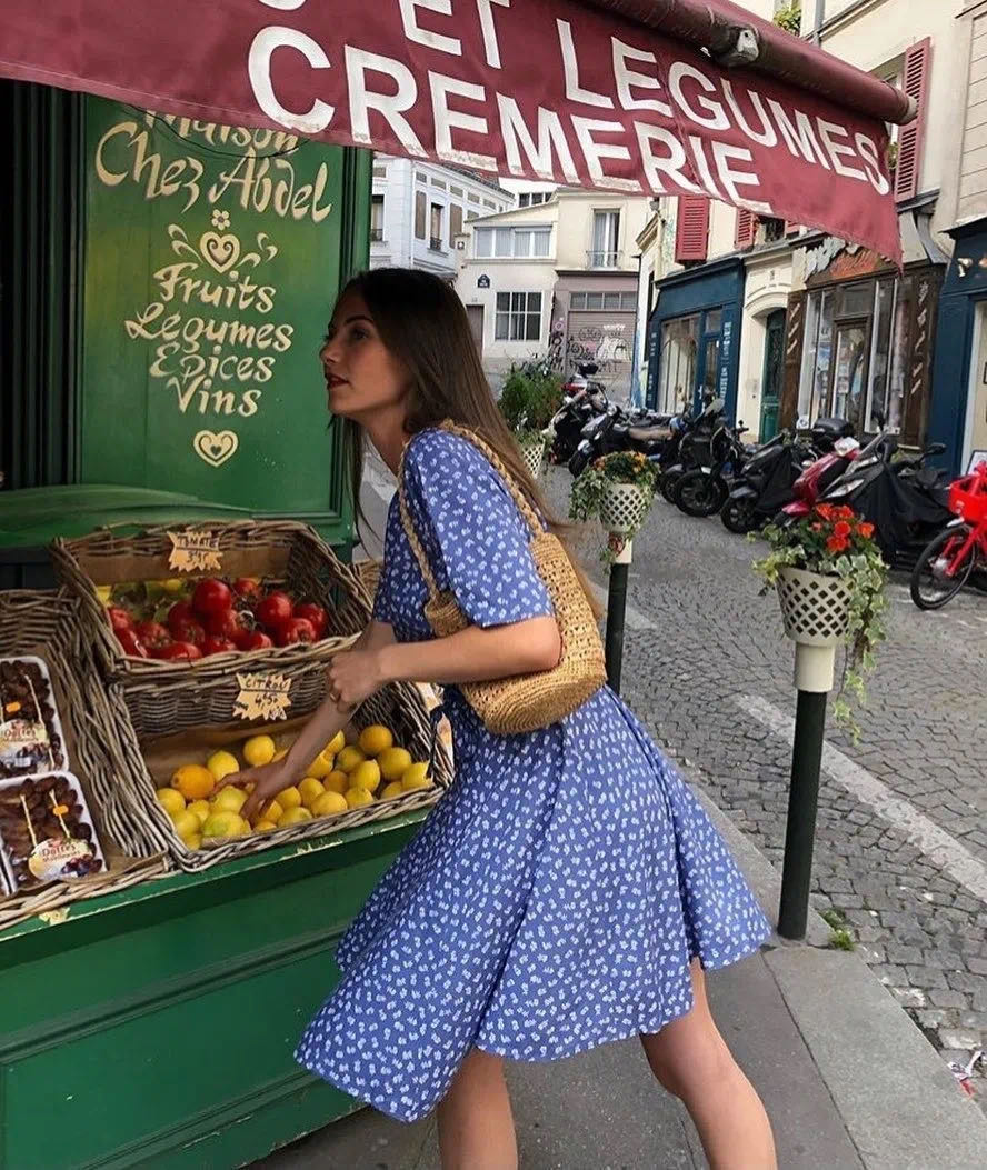 碎花裙与秋天更搭,碎花裙穿搭的正确模式穿出高级感