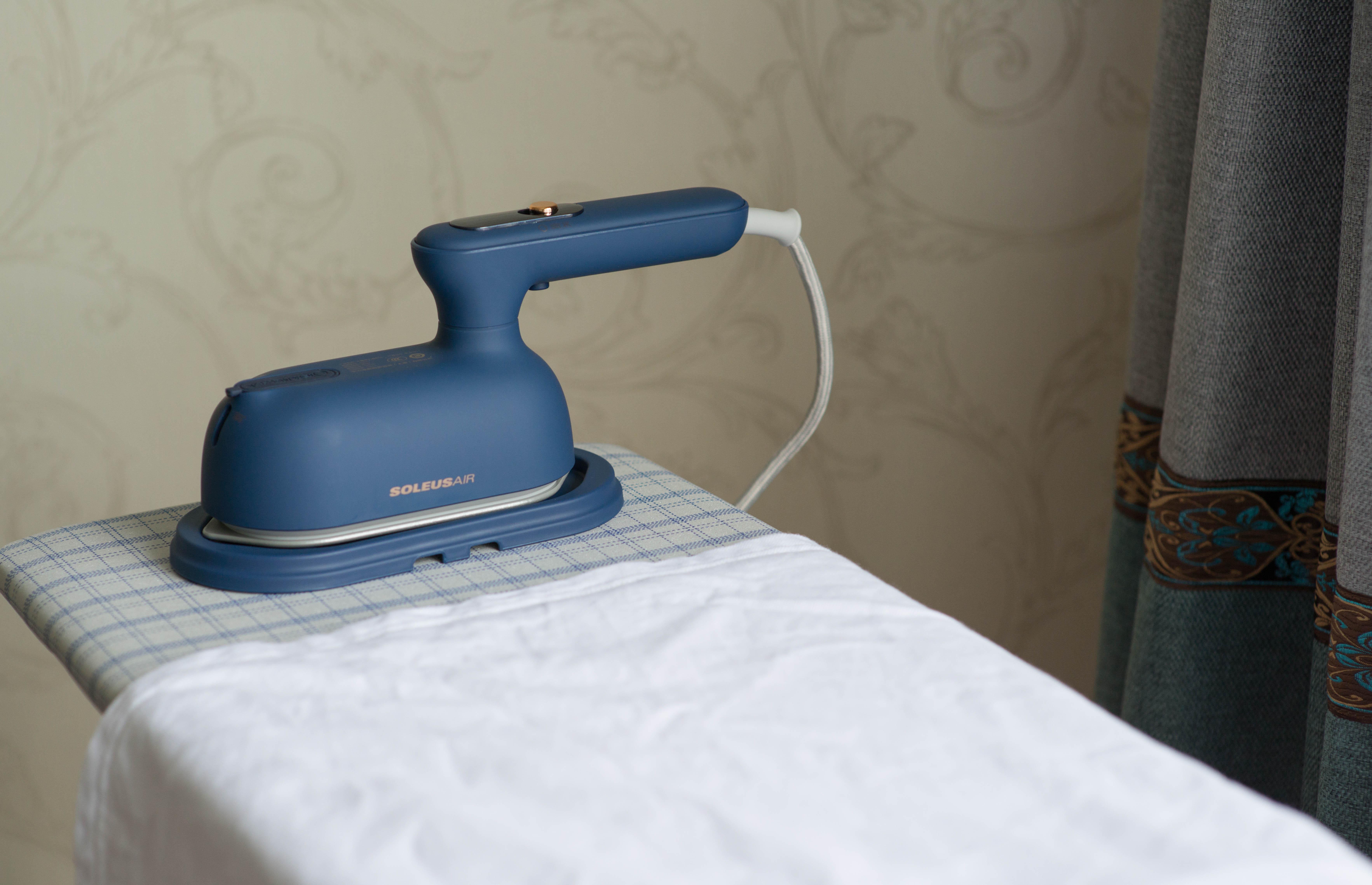 胡侃侃的夏日出行皮鞋和休闲鞋推荐，夏日衣服褶皱的快速处理办法