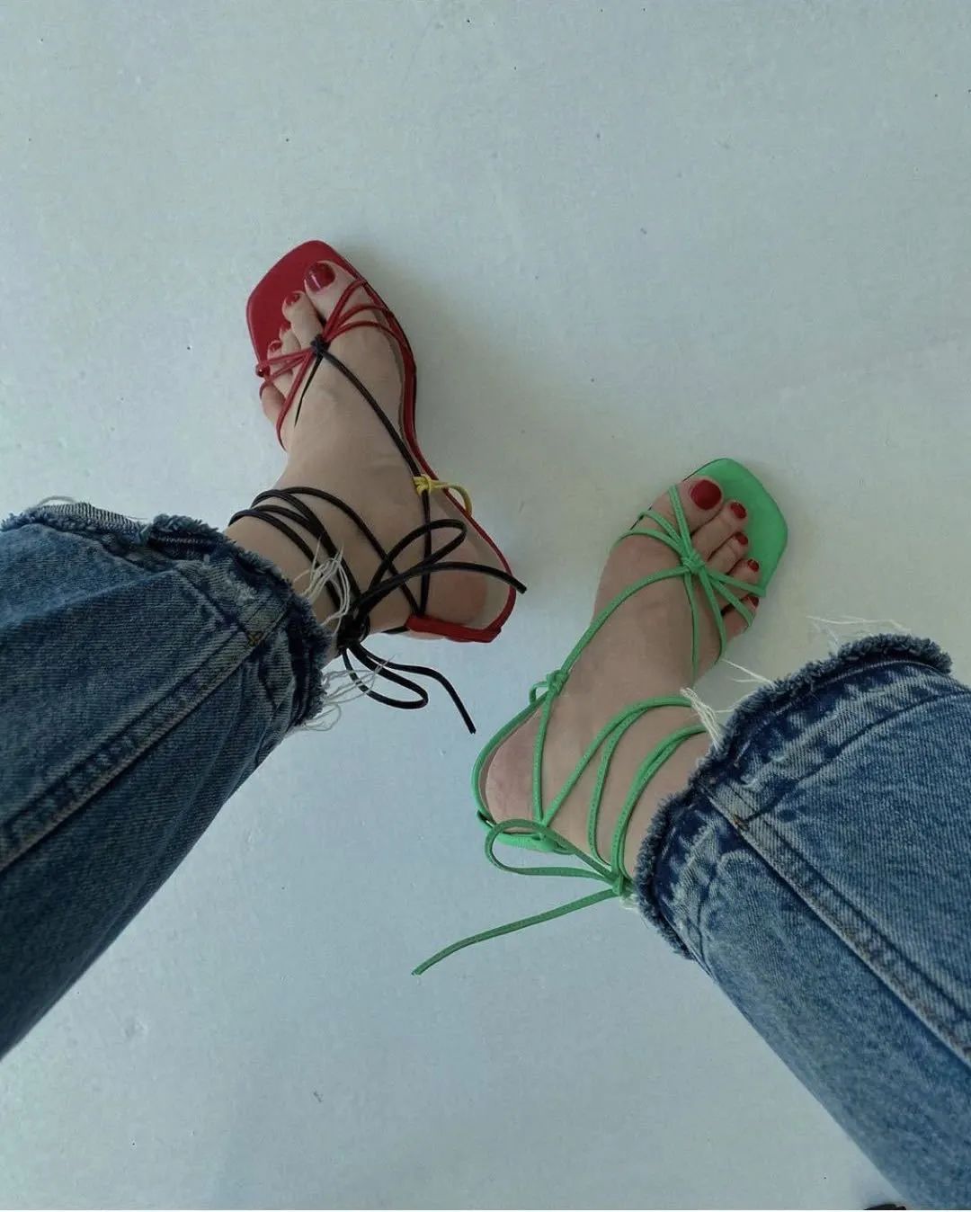 今年最火的4款凉鞋清爽又时髦,一双土到极致的凉鞋就是潮