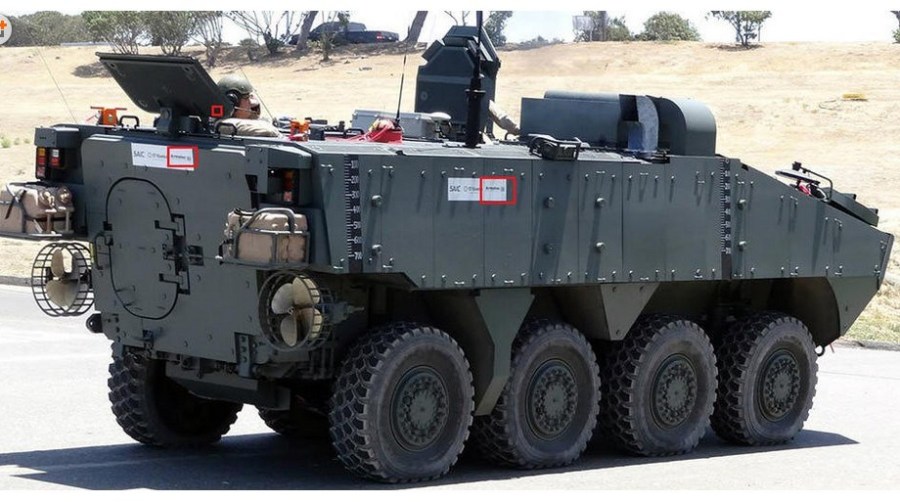 摩天大楼上面的机械怪兽,摩天大厦狂暴巨兽视频