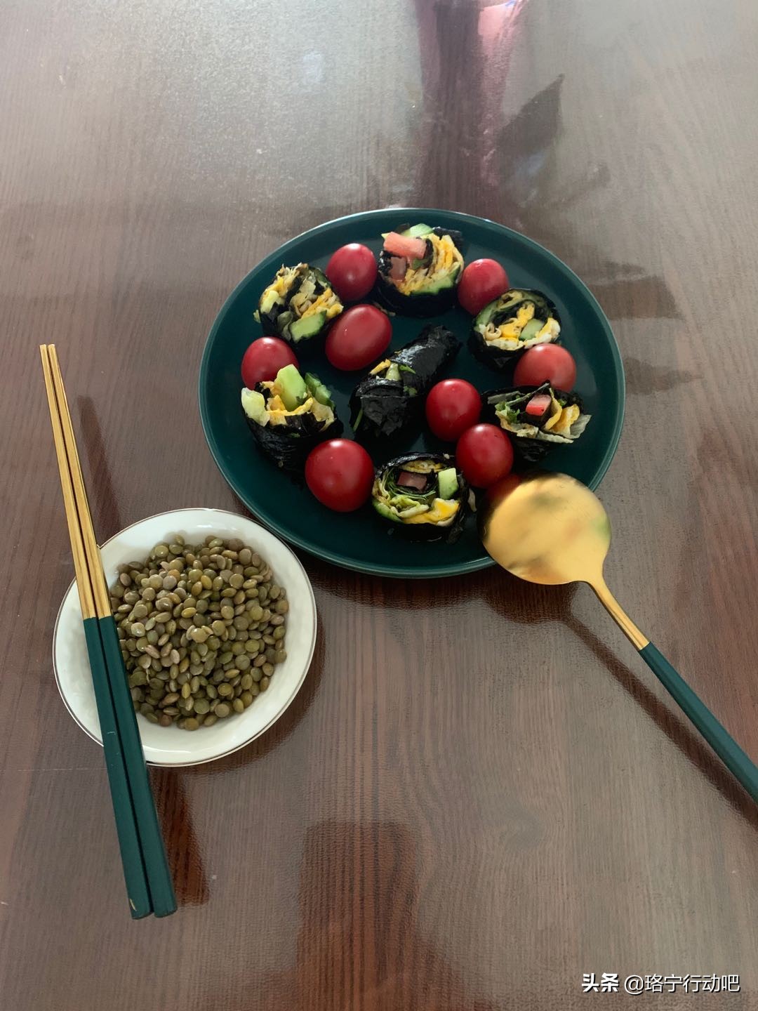 以前穿裙子，拉链拉不上，如今却嫌太宽松，她是如何做到的？