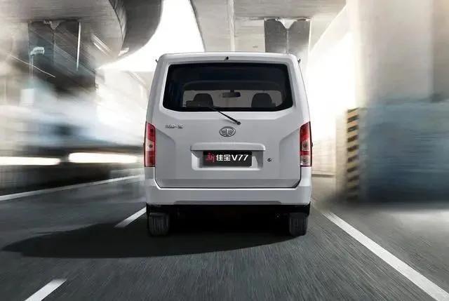 佳宝V77车型,3万能买到的新能源面包车