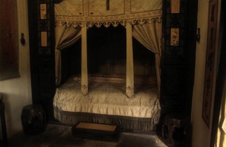 清朝时期故宫住了多少人,故宫皇帝的卧室多少平方