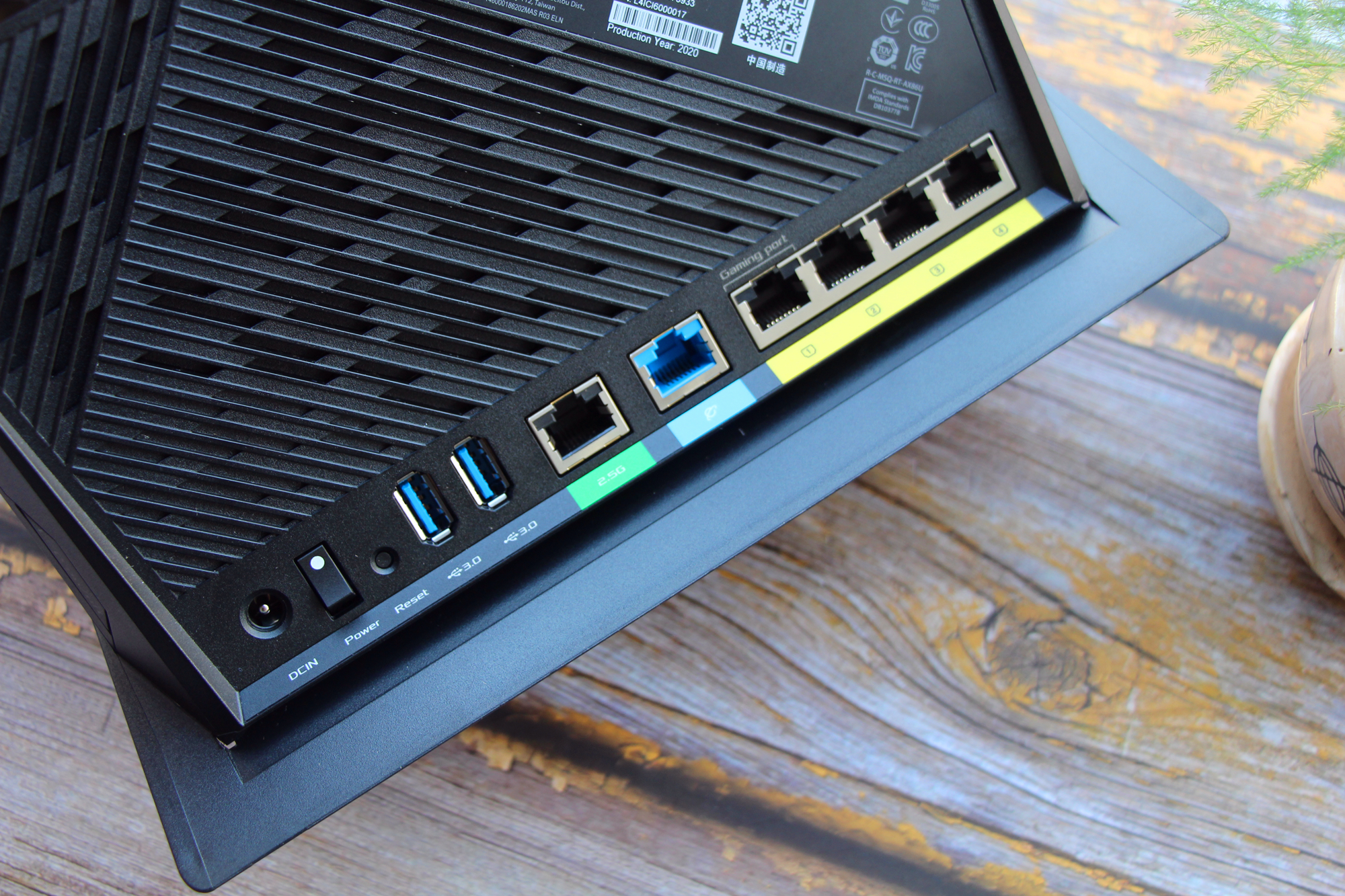 华硕ax86upro穿墙能力评测,华硕巨齿鲨路由器评测