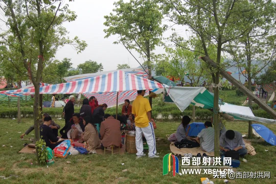 2008年汶川地震记者现场报道,2008年汶川地震伤感视频