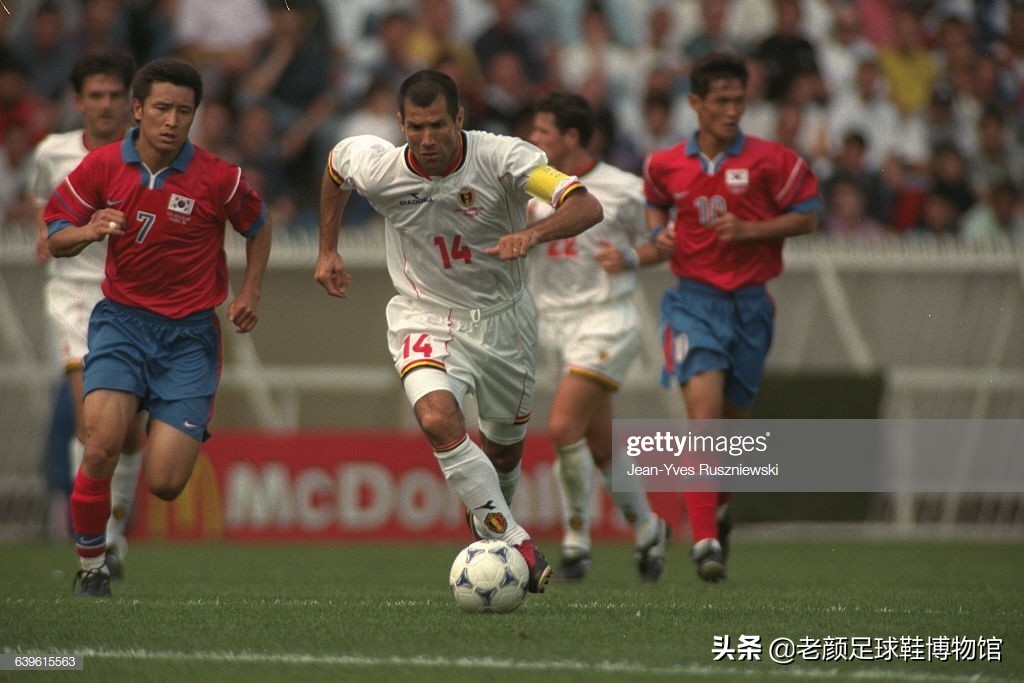 第一个穿白球鞋的足球运动员,第一个穿耐克篮球鞋的nba运动员