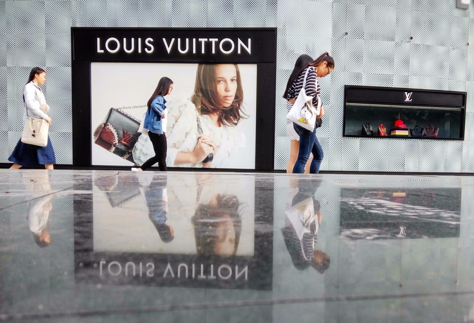 lv包袋变色方法,lv包袋掉色