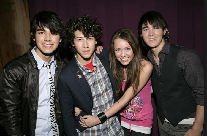 赛琳娜戈麦斯和麦莉赛勒斯,麦莉赛勒斯赛琳娜戈麦斯