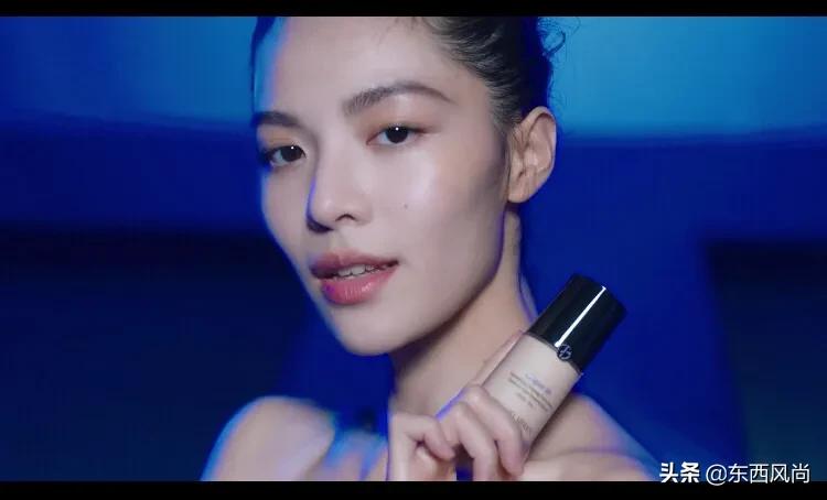 钟楚曦阿玛尼口红试色视频,阿玛尼蓝标钟楚曦