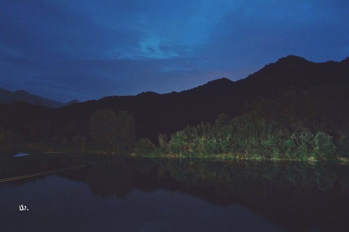 心中有桃花源何处都是山水间,心中若有桃花源何处是水云间