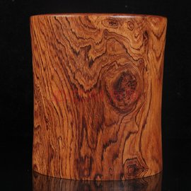 海南黄花梨与大叶黄花梨手串区别,海南黄花梨和什么木材相似