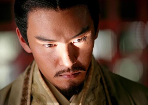 周瑜死后貌美的小乔跟谁过了,孙权周瑜和大小乔