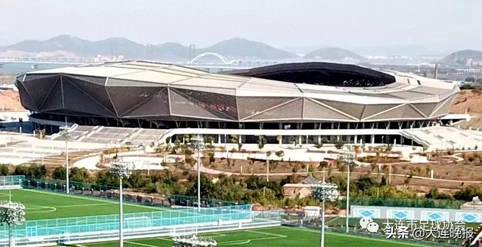 大连大型专业足球场,3万人体育馆有多大