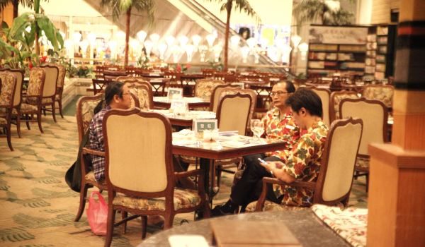 这家酒店有全台唯一「乌龙院主题房」,还能在馆内开赛车