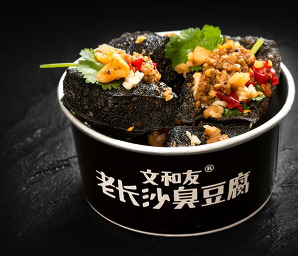 从5000元路边摊到200000000元超级龙虾店。他创业赚钱如此容易？