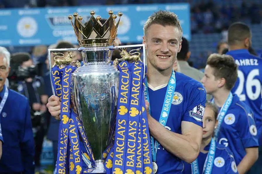 17岁为曼联出战4场造三球惊艳英超,29岁瓦尔迪曼城帽子戏法