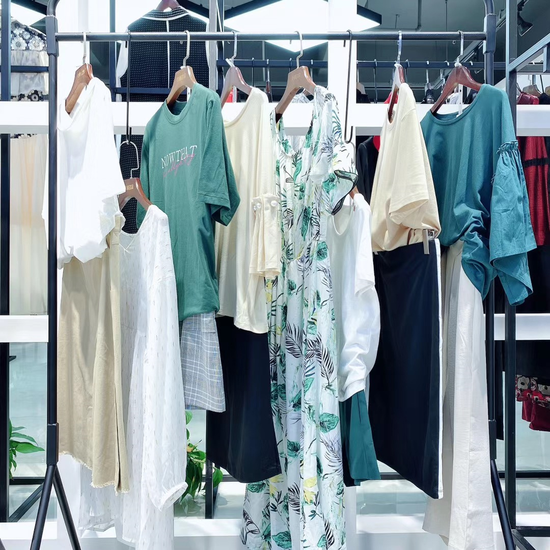 欧时力精品女装店铺,高端品牌欧时力女装库存折扣店