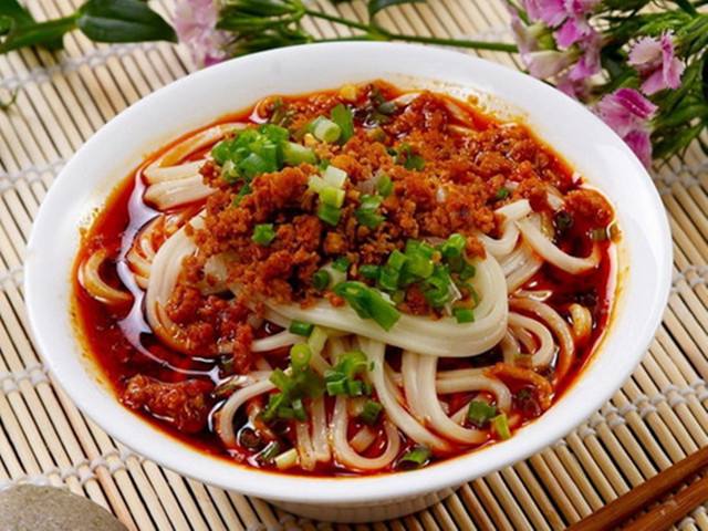 川味小吃满足你的味蕾,挑逗你的味蕾来盘川味凉面