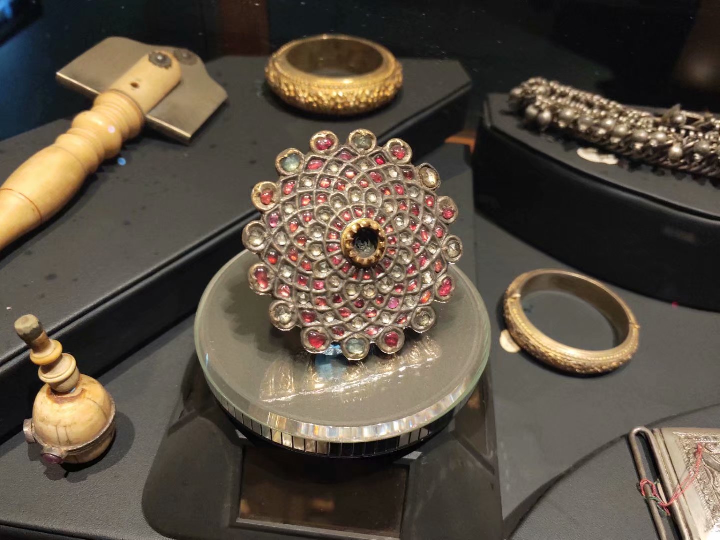 一生必去一次的神奇国度，榴莲白菜价，还有千与千寻里的海上火车