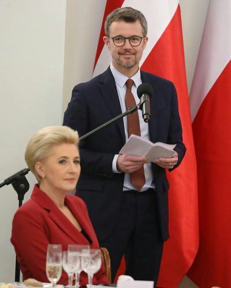 她打遍天下无敌手,红裙让丹麦王妃惨败,同框梅拉尼亚也是稳赢