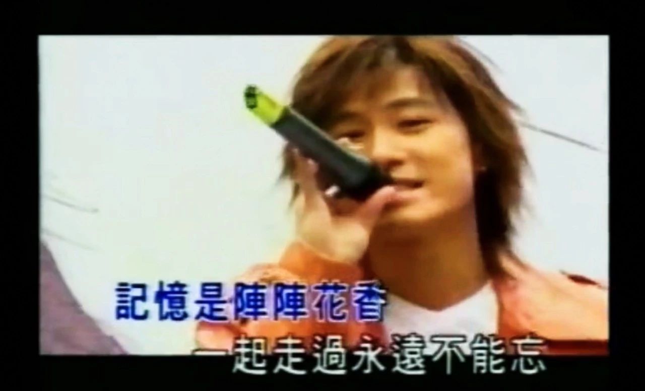 周传雄是值得尊重的乐坛前辈吗,周传雄隐退10年有收入吗